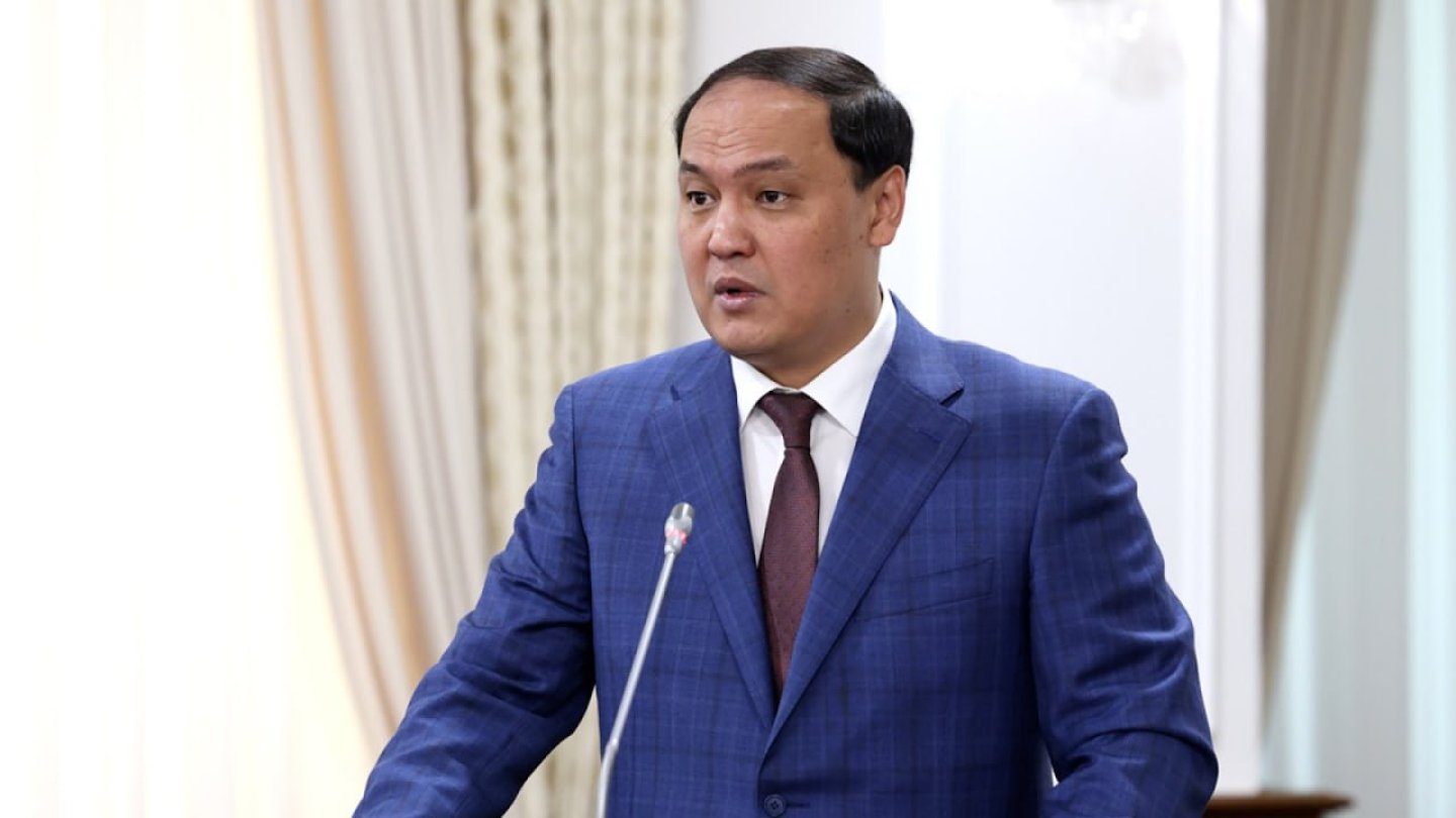 Тори Қара секс колледж кешінде