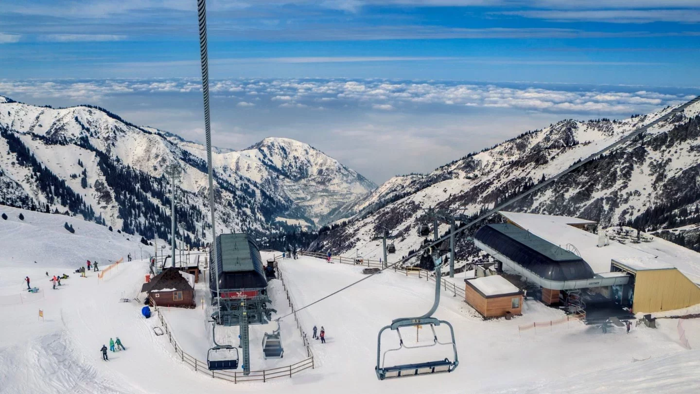 Сұлулардың жалаңаш бөкселерінің суреттері