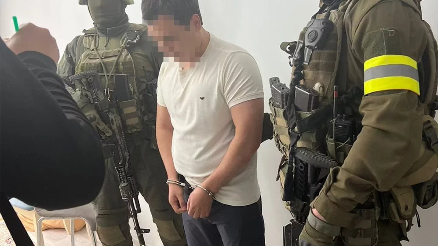 Қыз жыныстық қатынас кезінде дәретханаға барғысы келеді.