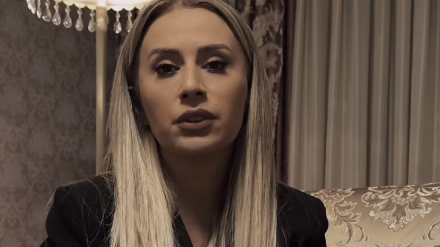 Қызыл телпек туралы порнографиялық фильм Жыныстық танысу сайттары