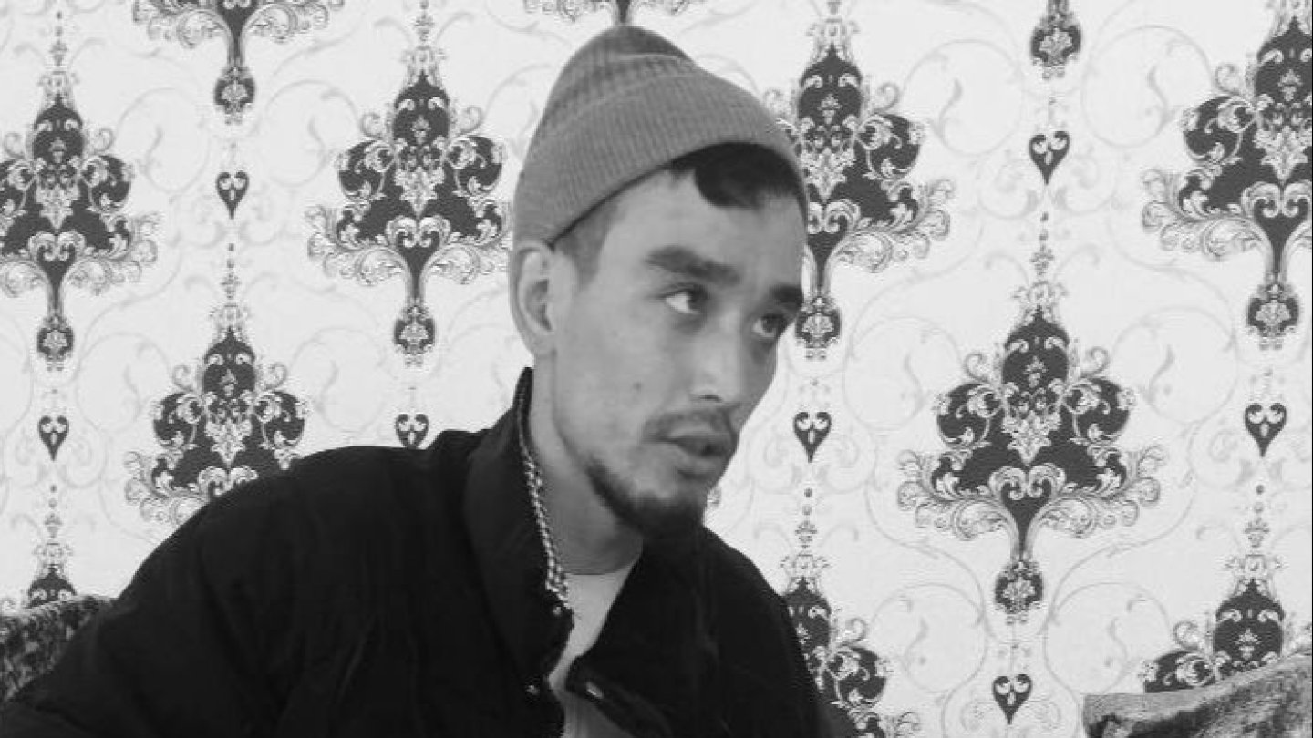 Кішкентай жыныс мүшесімен жыныстық қатынас гей