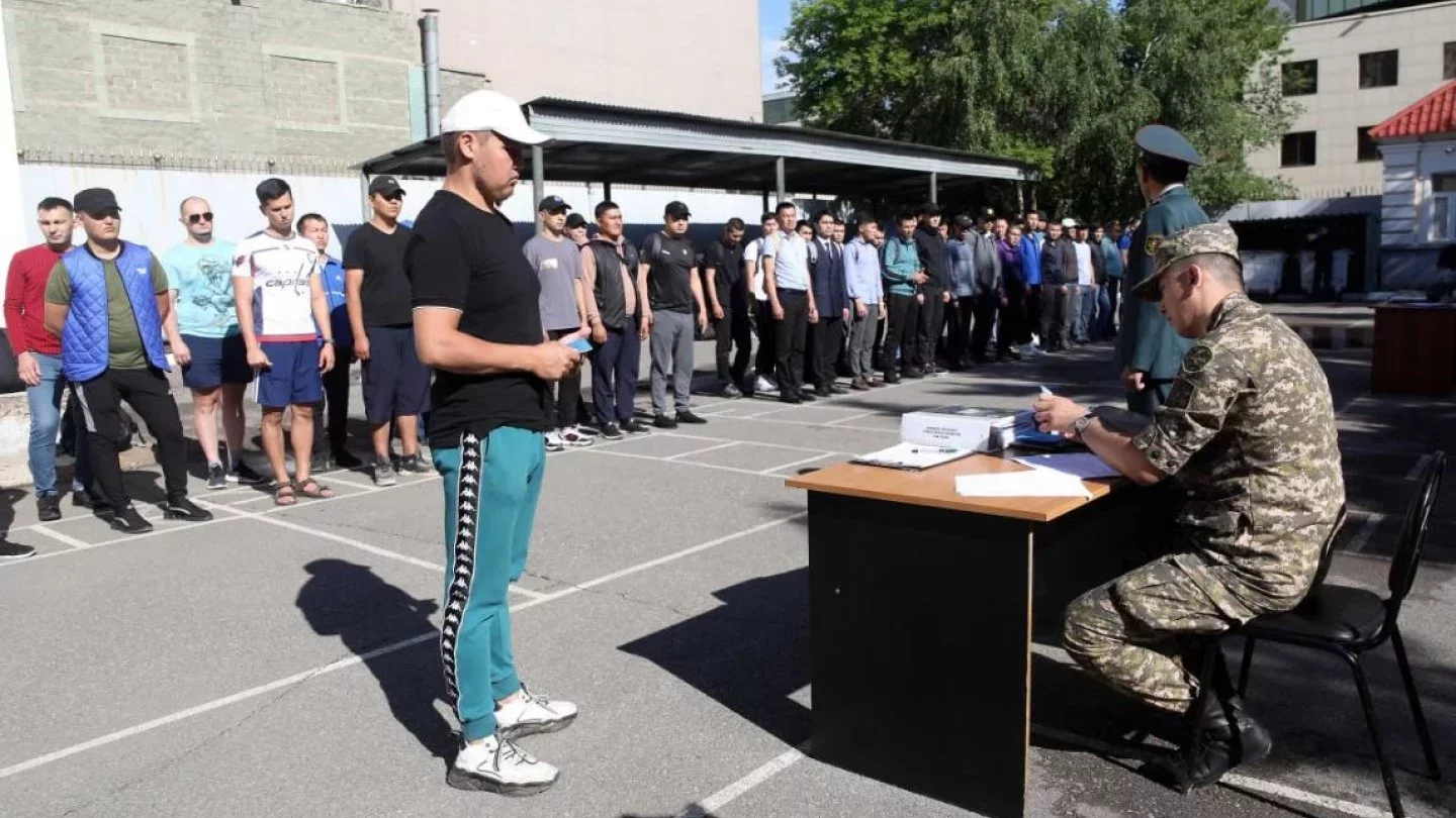 Неміс тіліне аударылған ретро порно