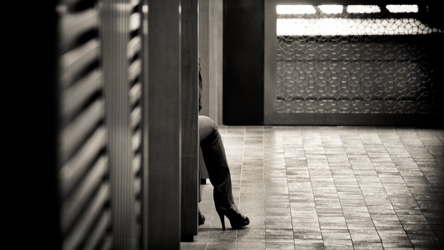 Әйелдер пабының фотосуреттері