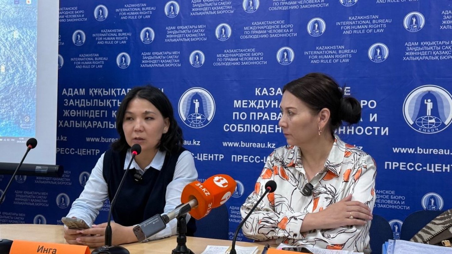 Джина Компареттоның жалаңаш суреттері