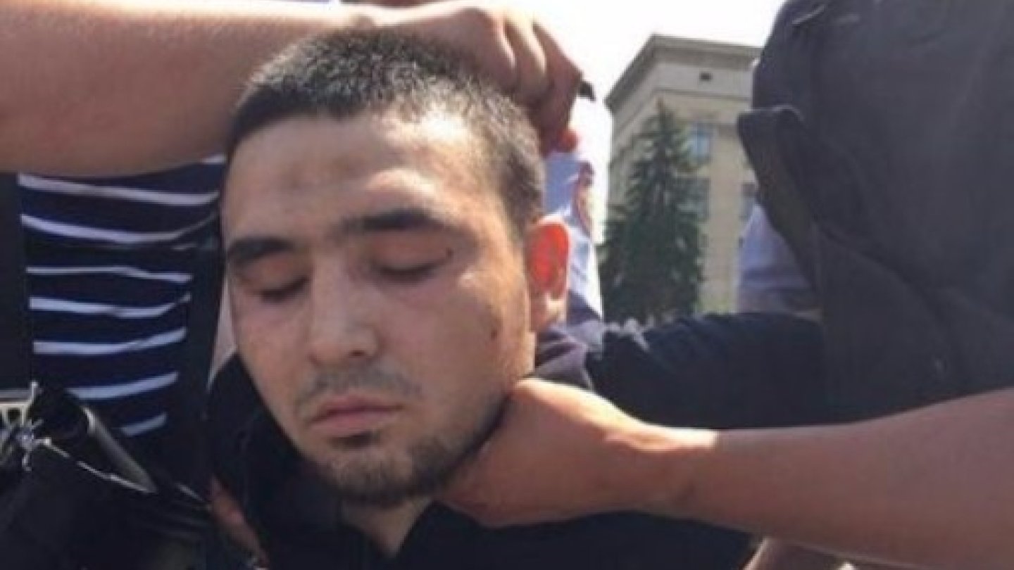 Жастардың шашы бар письки фотосы Қақпақпен жыныстық қатынас