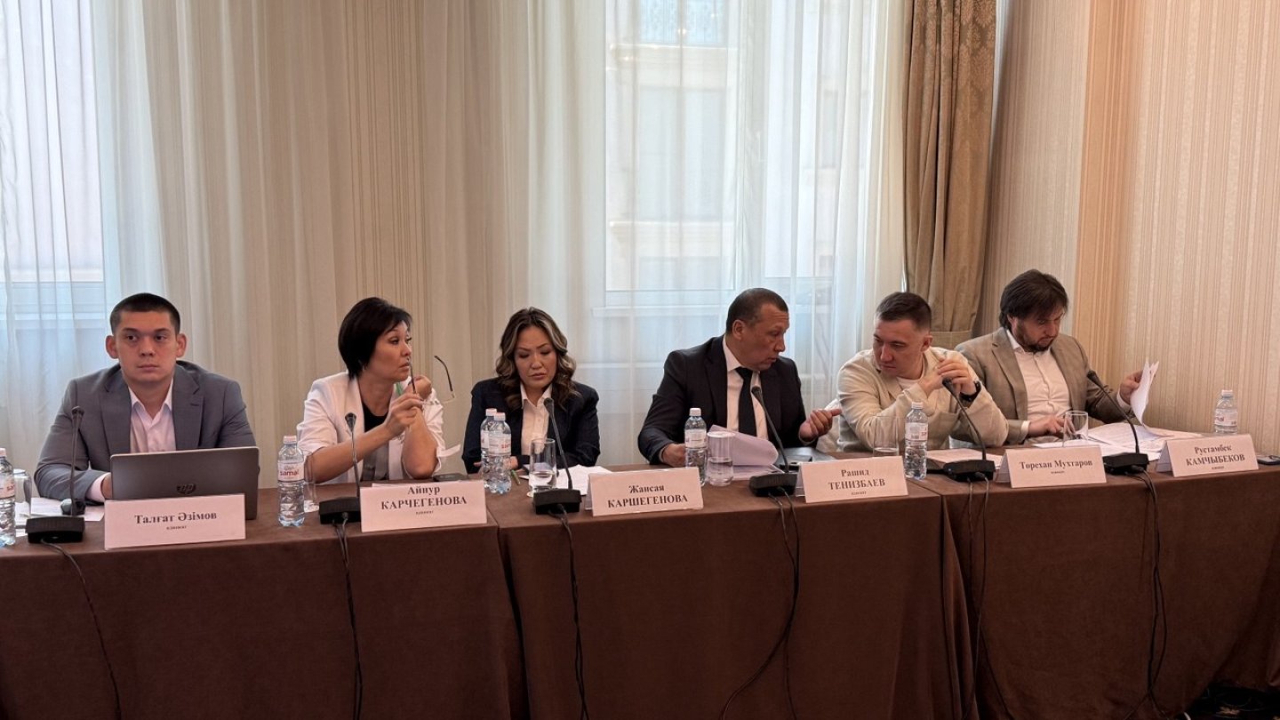 Үлкен сұлулары бар порно Анальды ойыншықтар порносын қараңыз