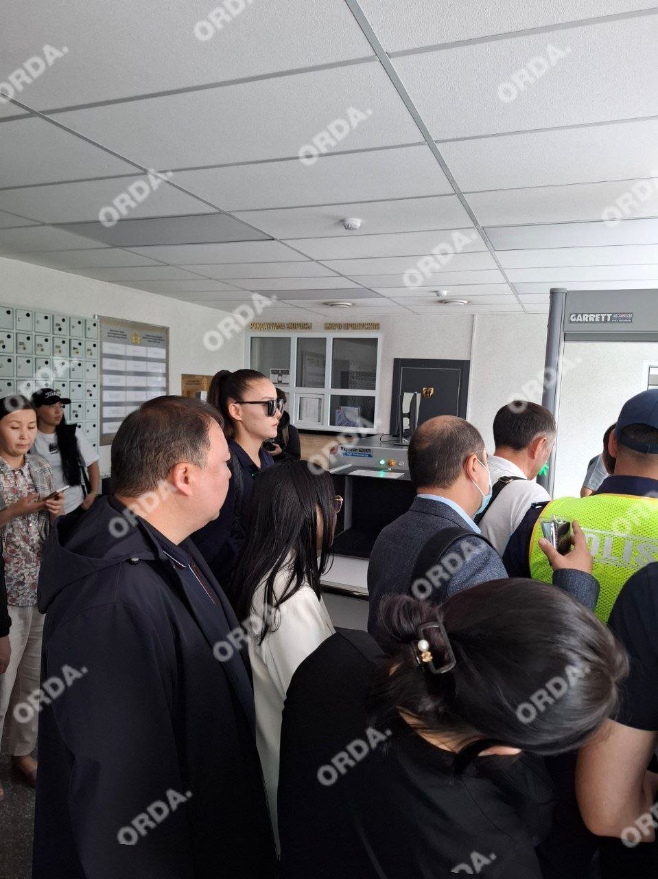 дауысты актерлік кәрі-жас