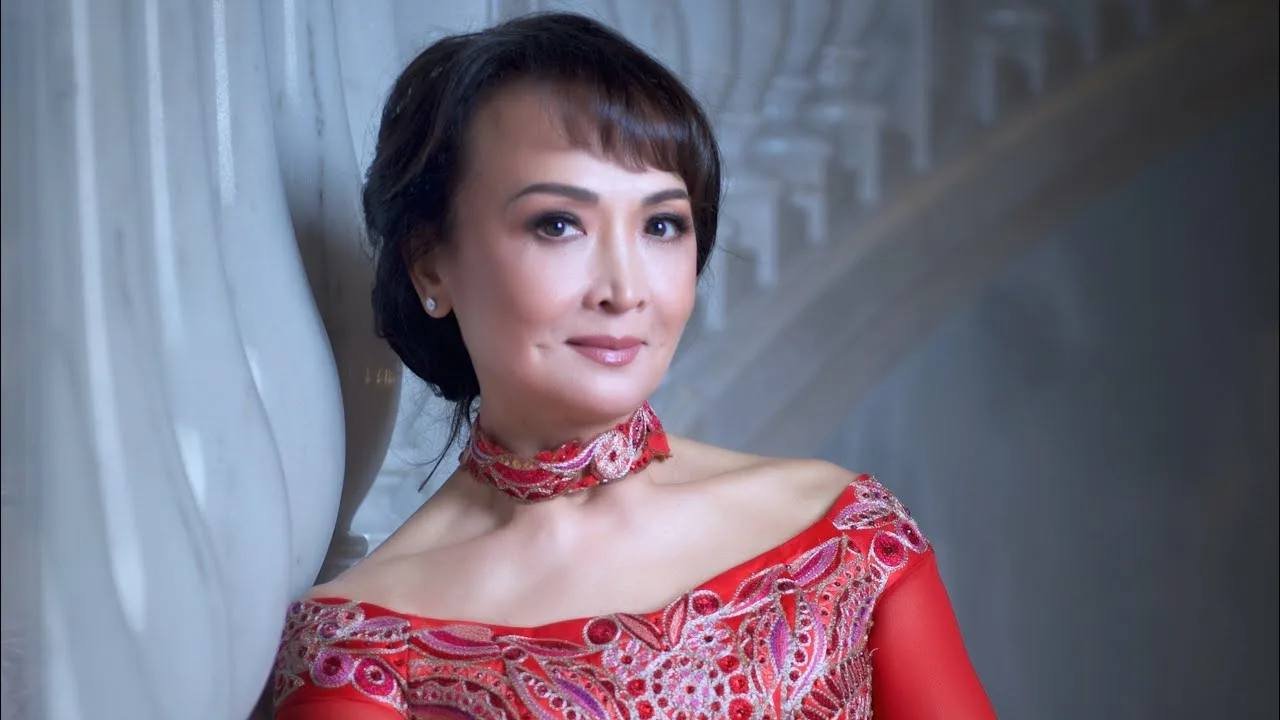 Әнші Валерия мүшкіл