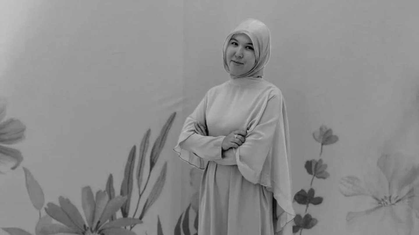 Төменнен түкті киска көрінісі