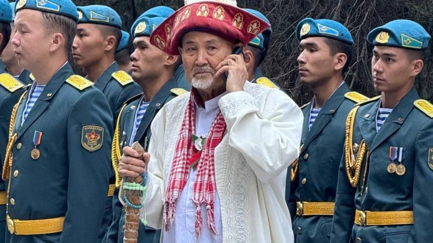 Аналық секс анасы мен қызы