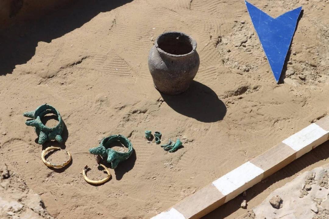 Ұзын бойлы сексуалды қыз Ақша үшін чех әйелін бля