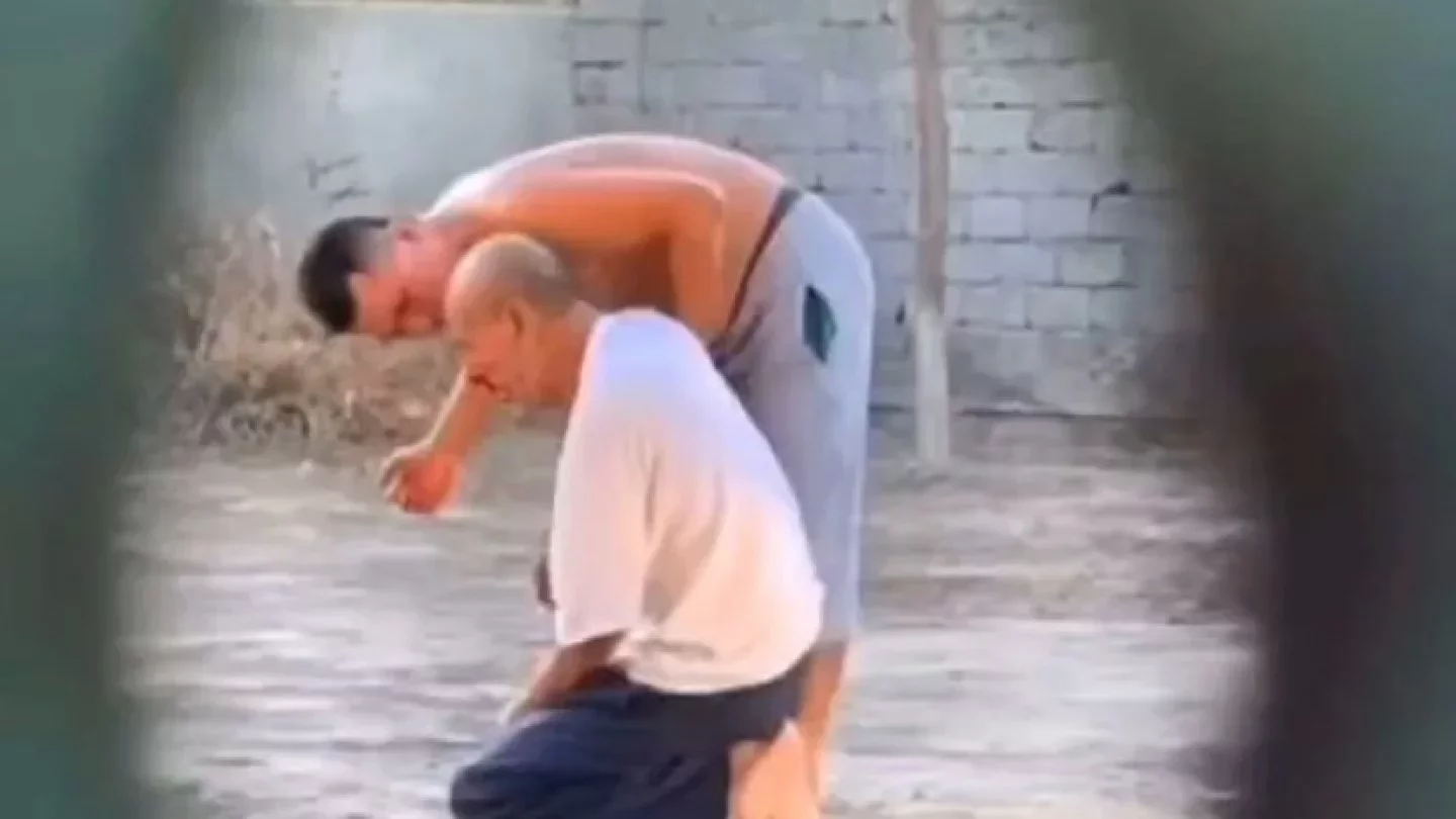 Бір қыз және үш жігіт