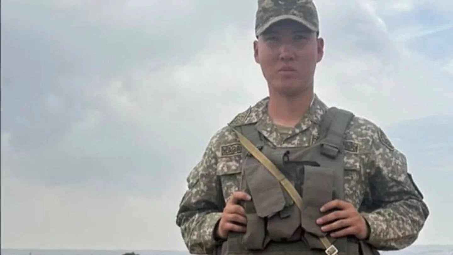 Жалған кискамен блять