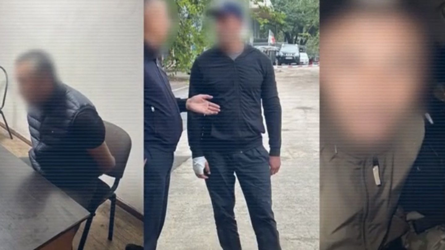 Моншадағы жалаңаш қайын енесі Лесби порно көру