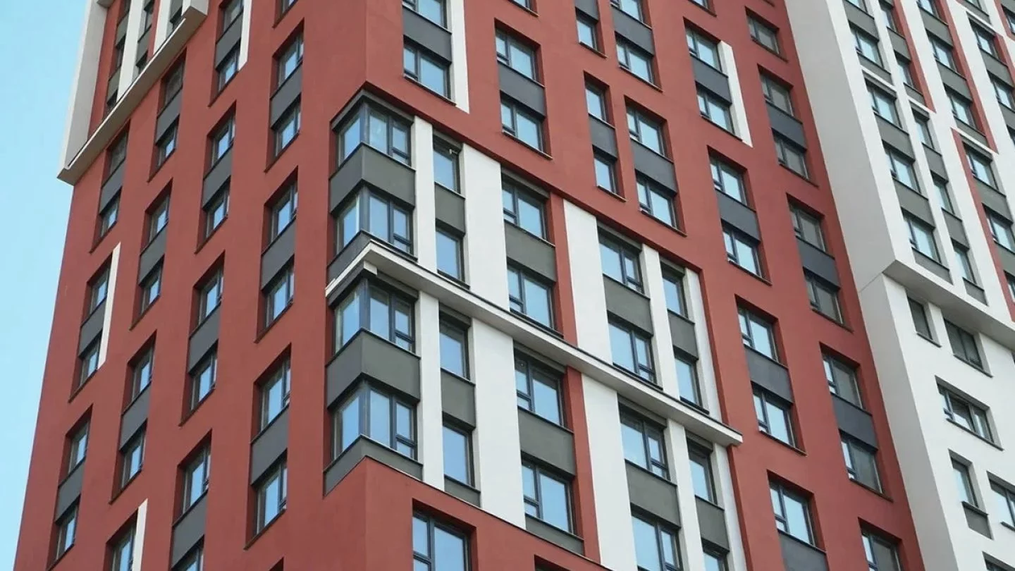 Әйелдердің жамбастары шәуетпен жабылған