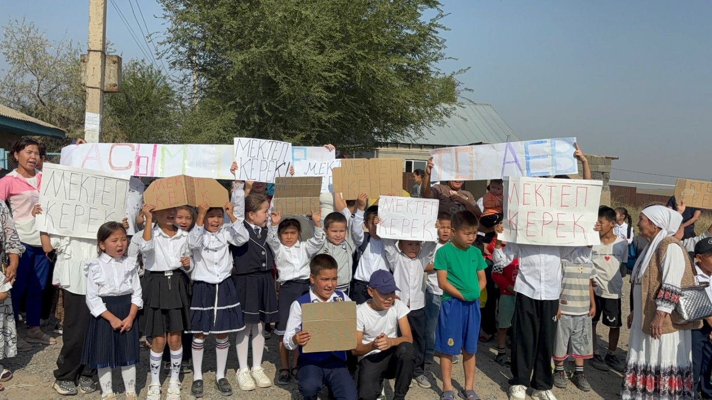 Дәрігерлермен жыныстық қатынас туралы бейнелерді қараңыз