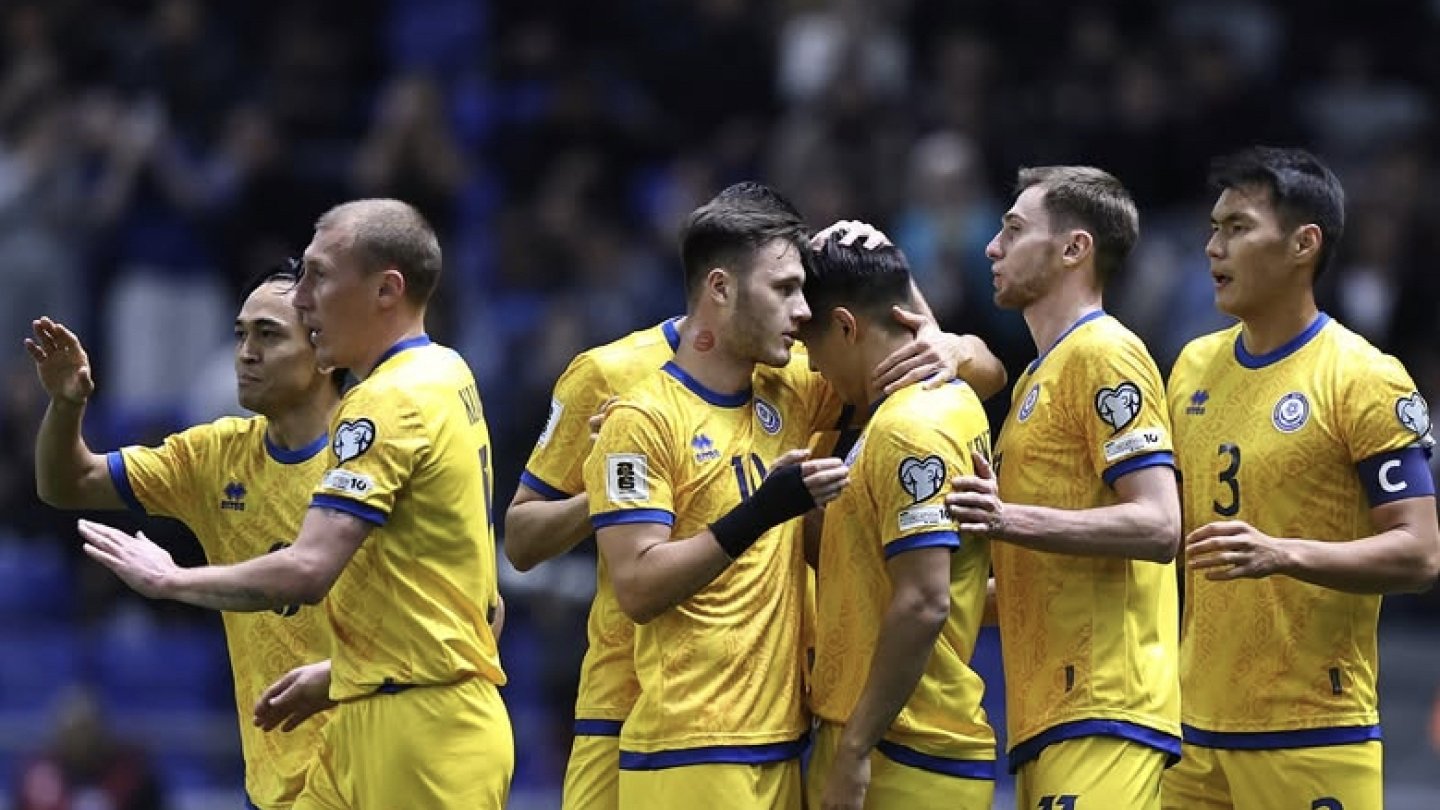 Порно видео: Ағасы әпкесін бұзады Орыс нәжіс порно