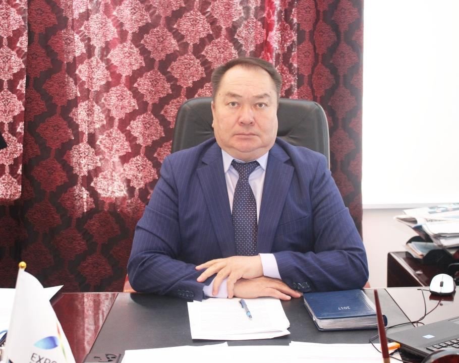 Ðама, папа и ÑÑн ÑабоÑаÑÑ ÑÑководиÑелÑми в акимаÑе ÐлмаÑинÑкой облаÑÑи