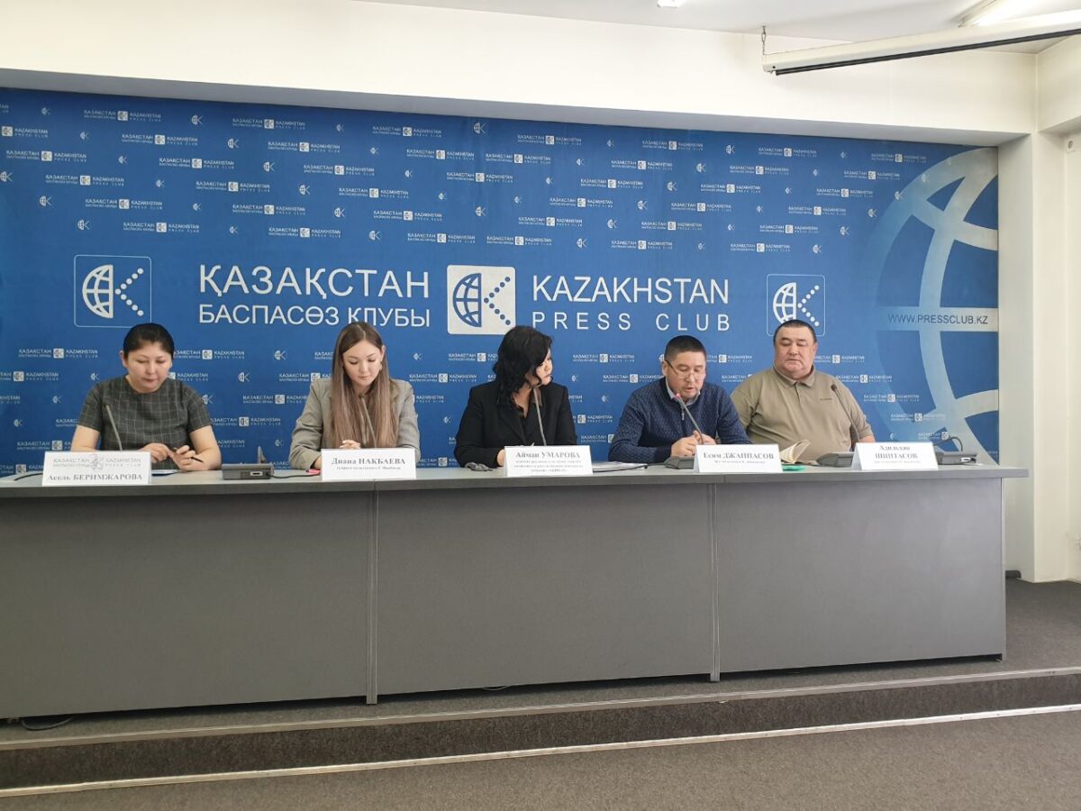 Ход конÑм: ÐÐ¾Ð»Ð°Ñ ÐазаÑбаев "помог" ÑеÑÑÑ Ð² ÑÑÑÑÐ¼Ñ Ð±Ð¸Ð·Ð½ÐµÑÐ¼ÐµÐ½Ñ Ð¸Ð·-за жеÑебÑа