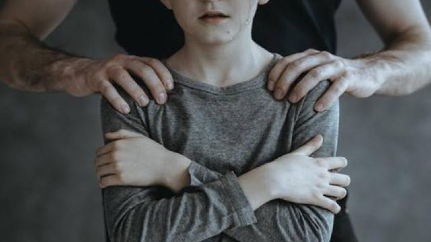 Трансвеститтік студенттік порно