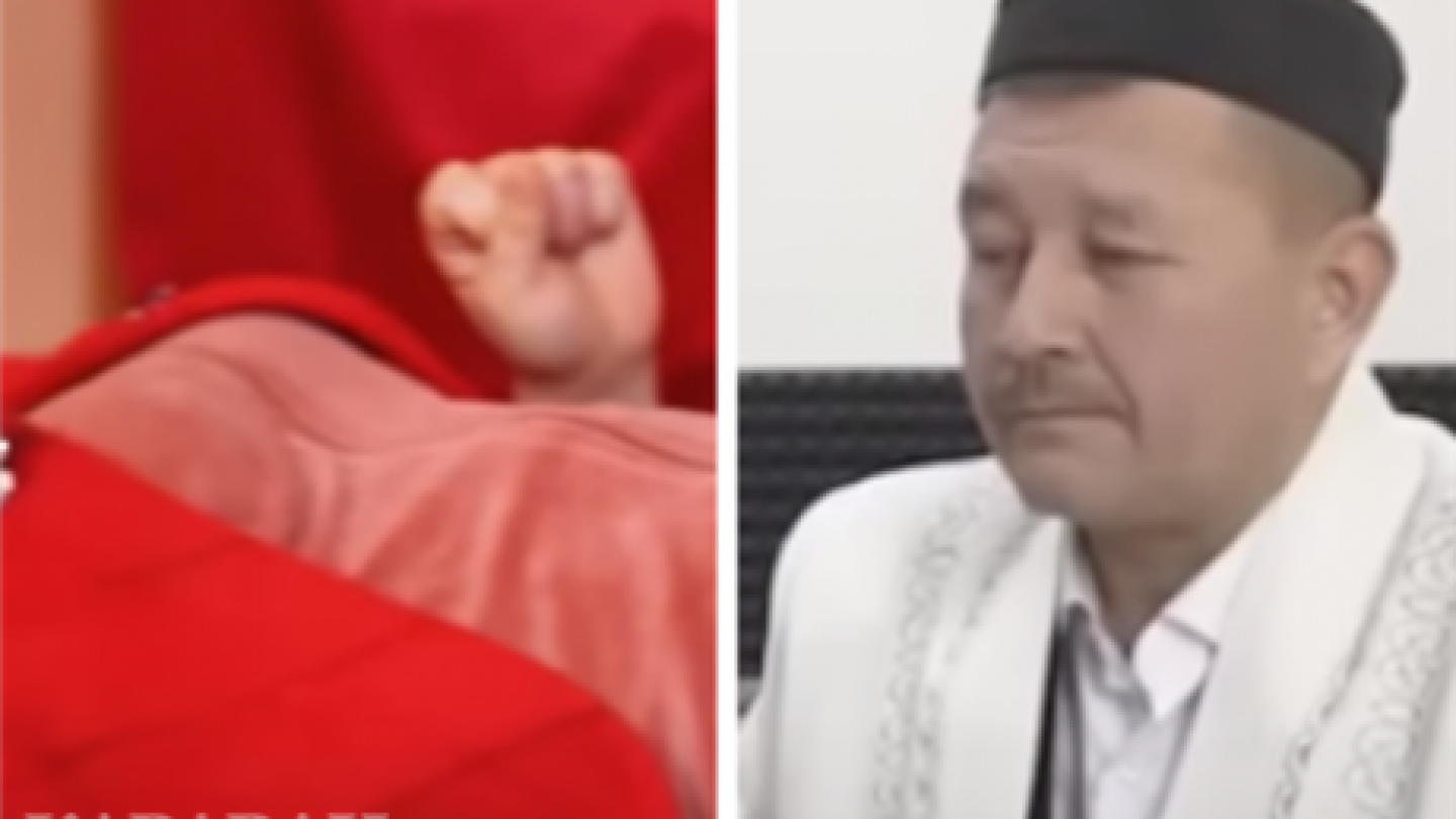 Қыз жыныс мүшесін ақырын ұстайды