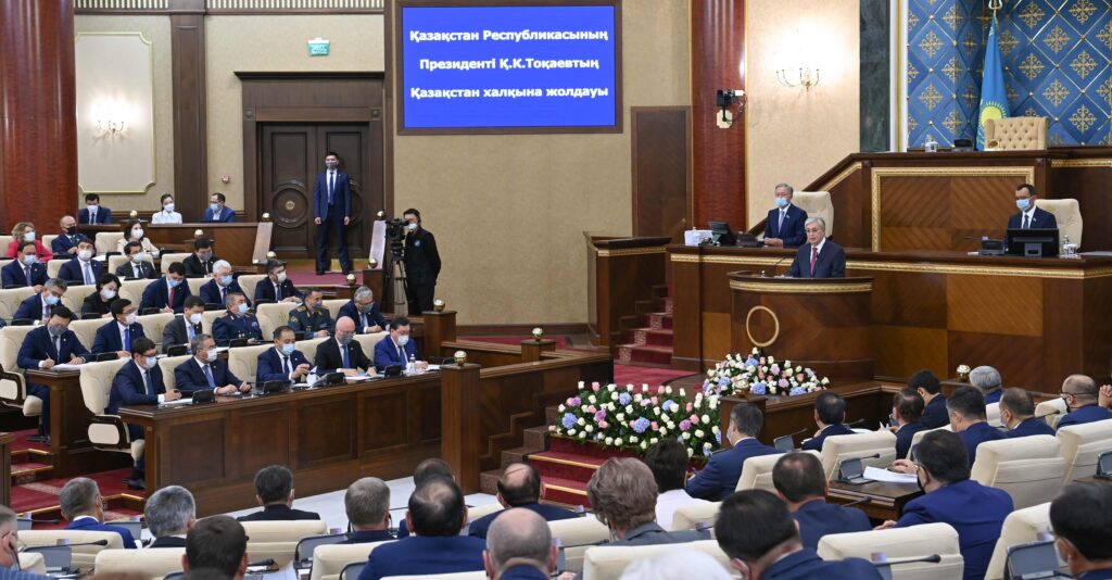 Президент тапсырмасын орындамаған облыс әкімдерін отставкаға жіберу керек – Садырбаев