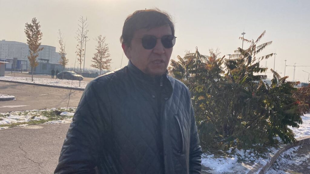 «Қалдықтарды жою төлеміне қарсымыз»: Алматыда жүргізушілер наразылық акциясын өткізді