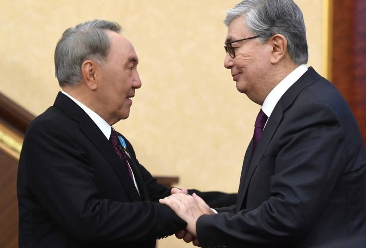 Тоқаевтың позициясы нығайғанымен, Назарбаев алаңнан кетпейді – саясаттанушылар