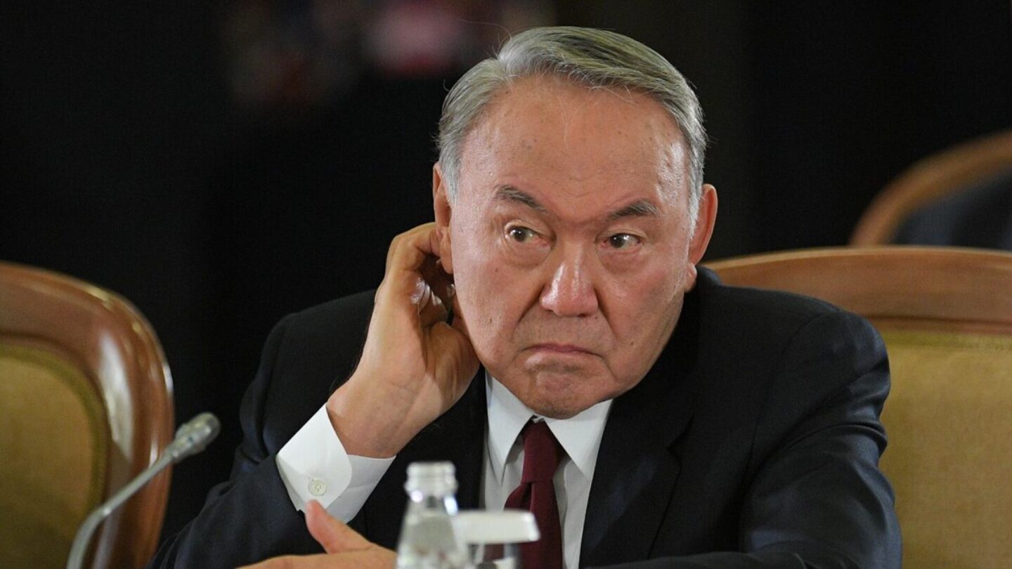 Назарбаев өзінің тарихтағы ізіне алаңдаулы – Ертісбаев